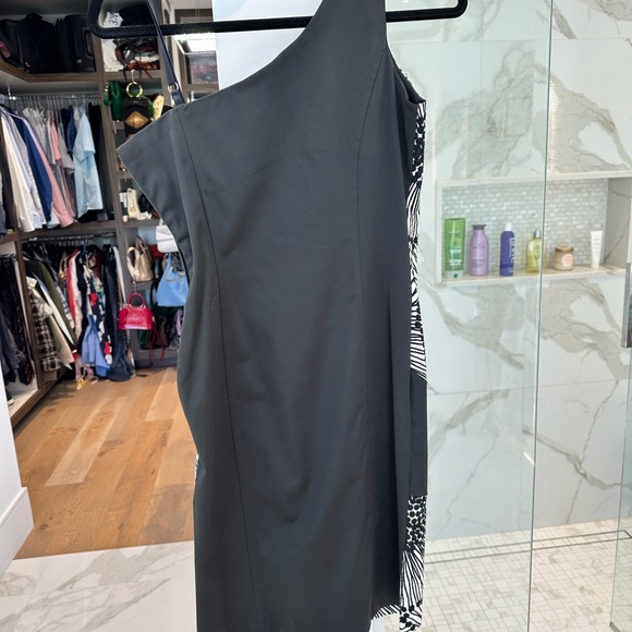 NWT. Designer black and white satin dress with matching blazer. - Picture 6 of 7